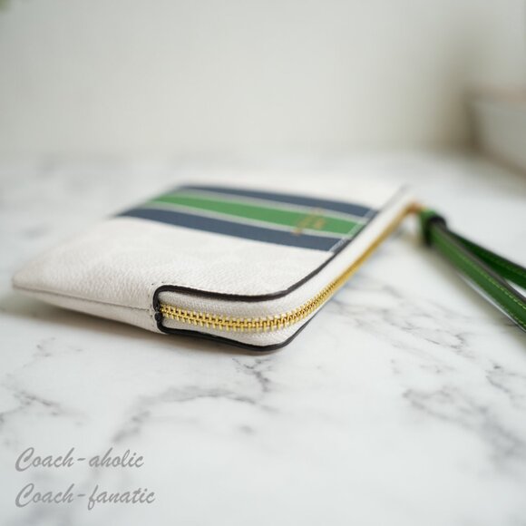NWT Coach CBP19 Corner Zip Wristlet Signature Canvas Varsity Stripe Chalk/Kelly - Picture 4 of 6